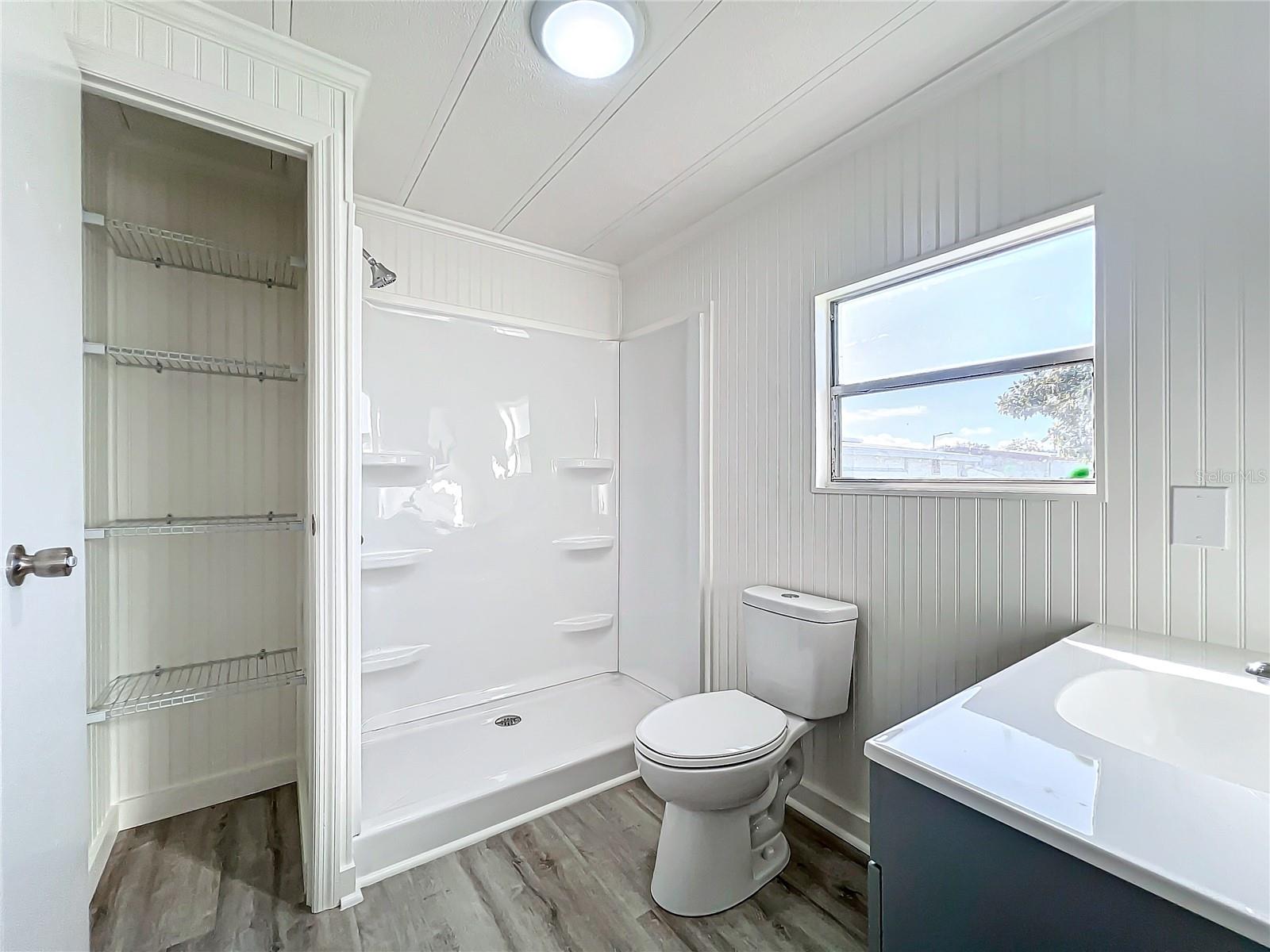 Image 19 of 39 For 140 Orangewood Drive 67