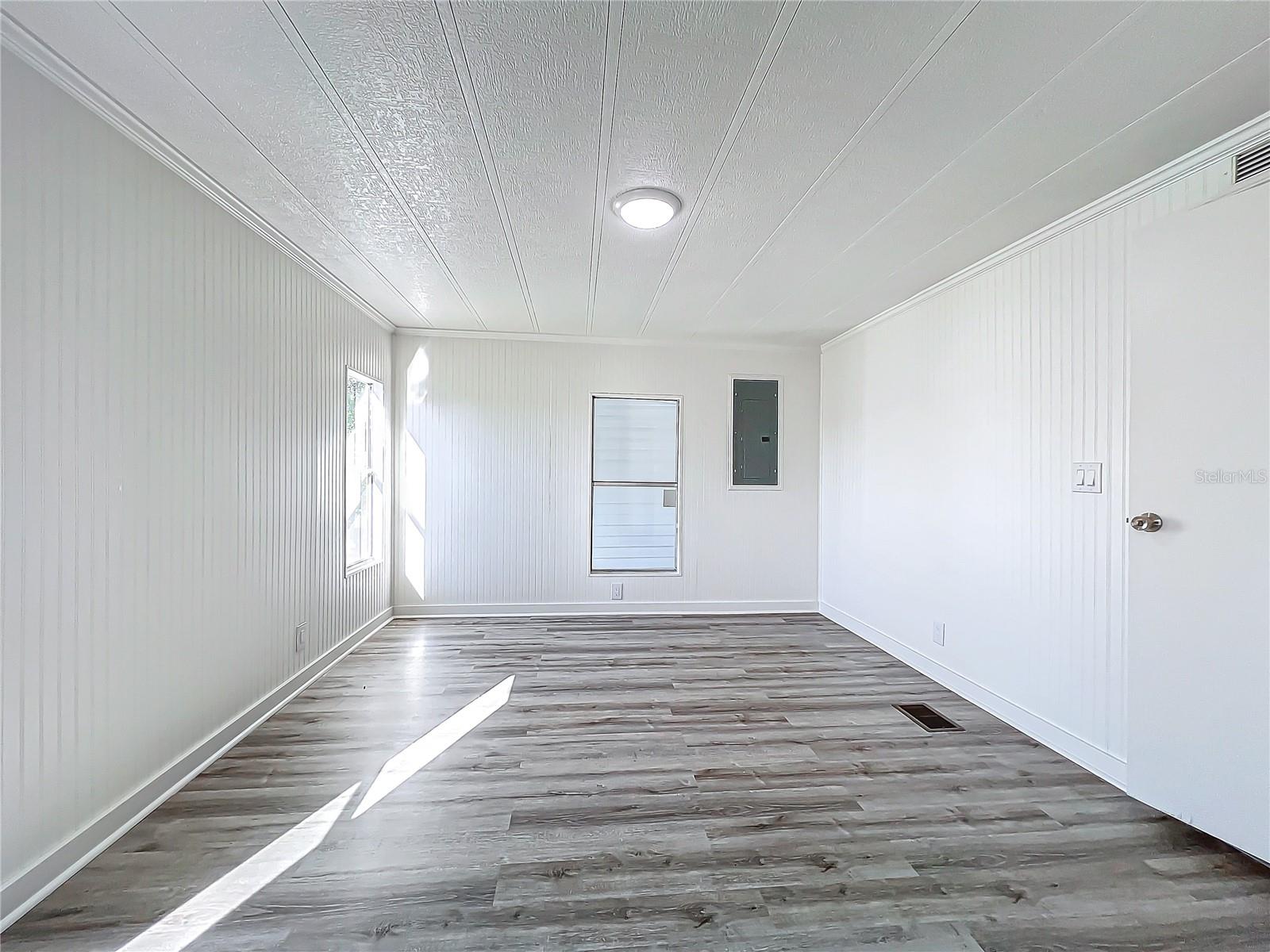 Image 25 of 39 For 140 Orangewood Drive 67