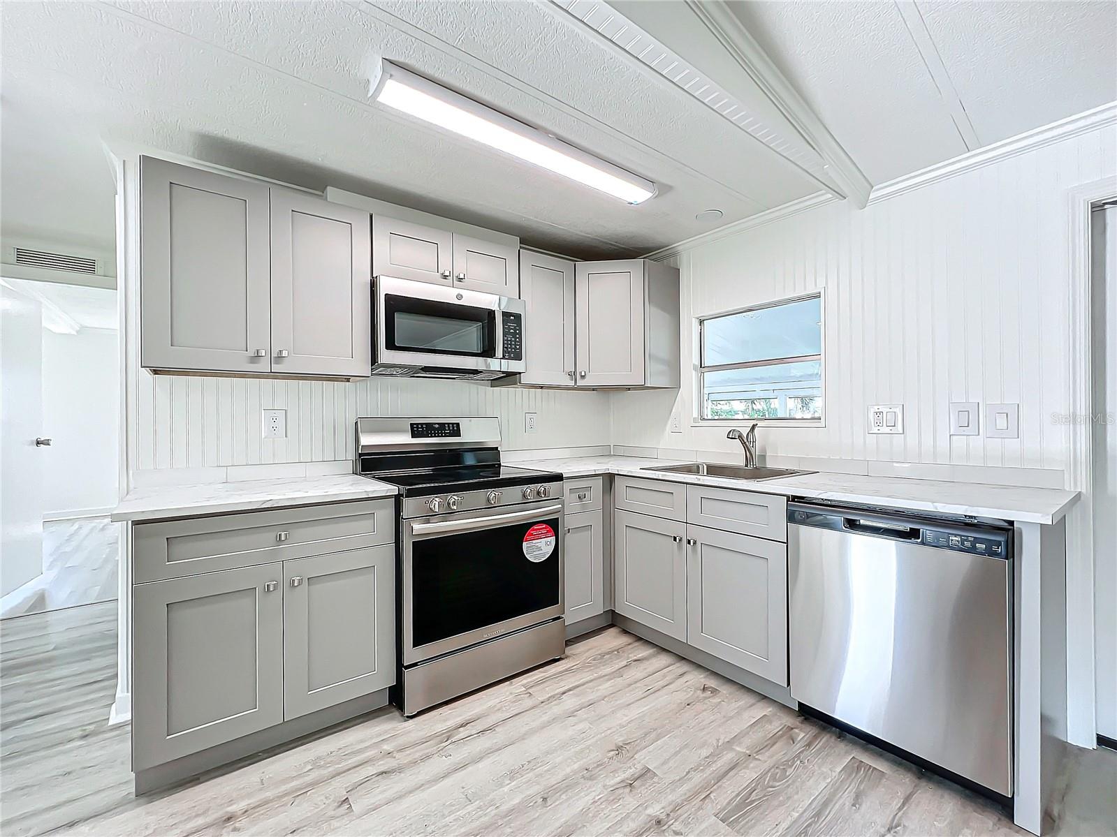 Image 3 of 39 For 140 Orangewood Drive 67