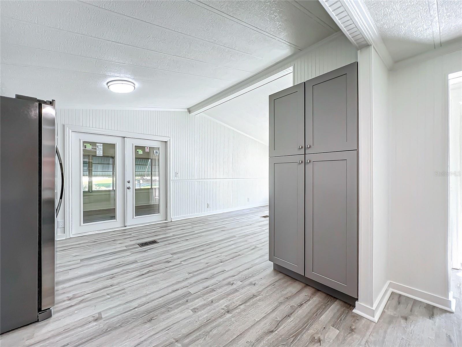 Image 4 of 39 For 140 Orangewood Drive 67