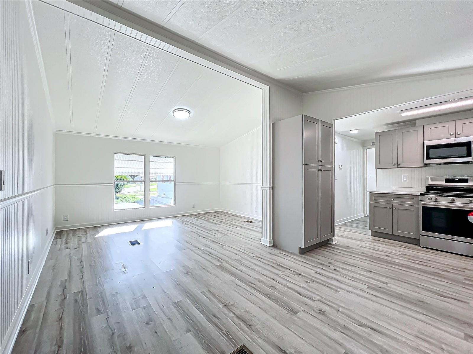 Image 9 of 39 For 140 Orangewood Drive 67