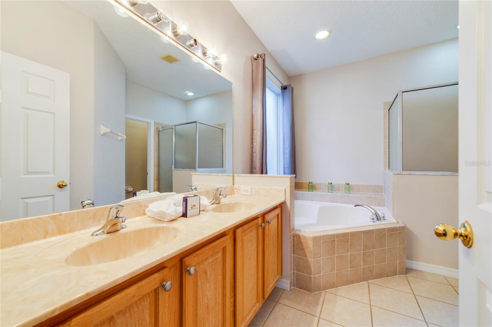 Image 16 of 48 For 8601 La Isla Drive