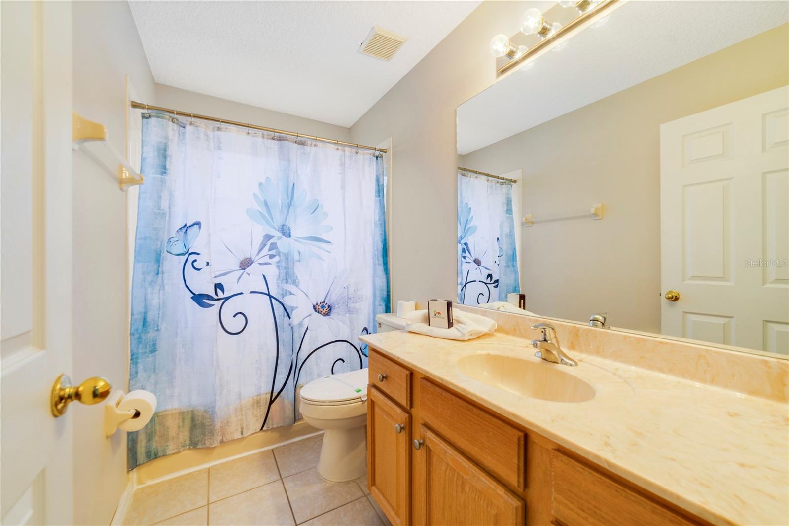 Image 19 of 48 For 8601 La Isla Drive