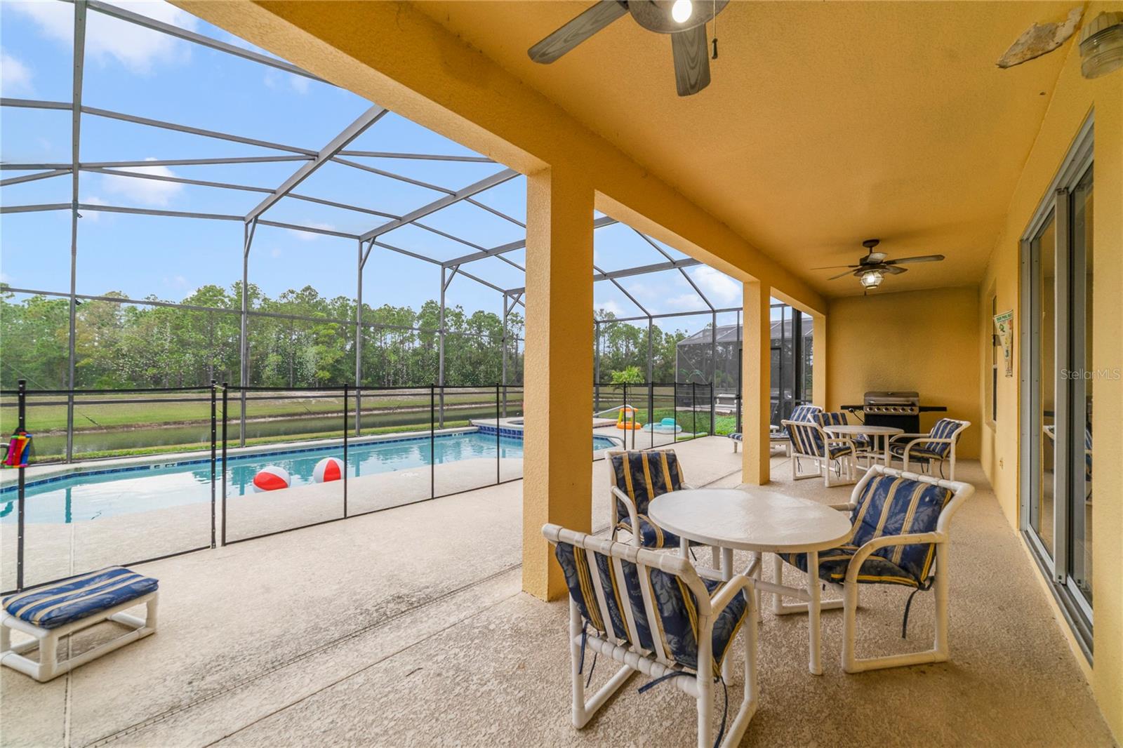 Image 4 of 48 For 8601 La Isla Drive