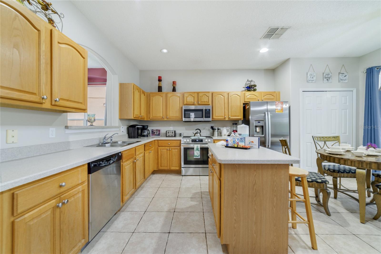 Image 9 of 48 For 8601 La Isla Drive