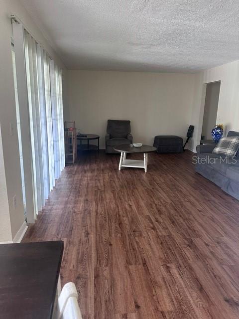 Image 8 of 24 For 4007 Versailles Drive 4007f