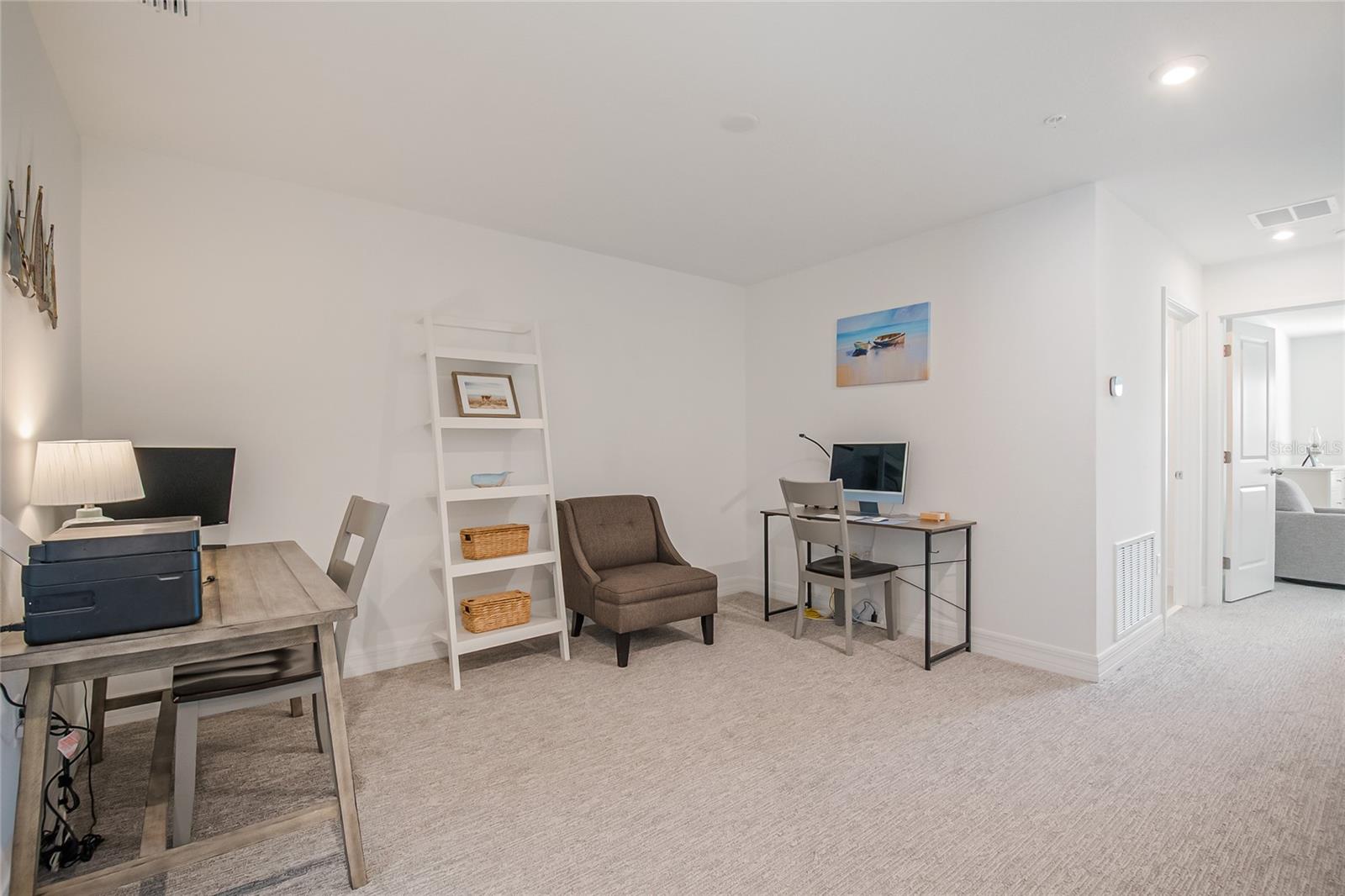 Image 15 of 41 For 9867 Walkway Drive