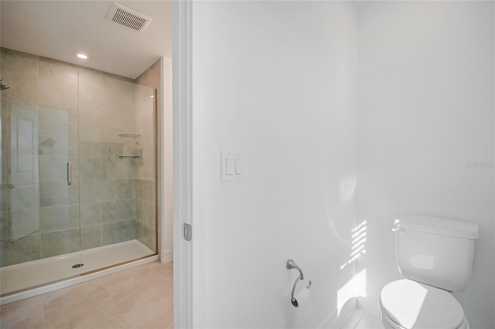 Image 19 of 41 For 9867 Walkway Drive