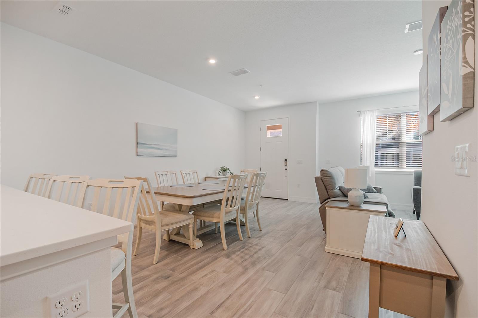 Image 5 of 41 For 9867 Walkway Drive