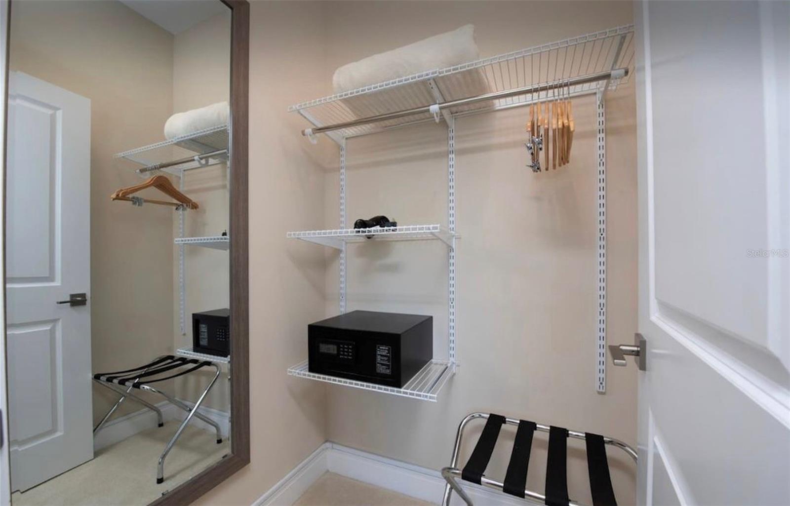 Image 15 of 43 For 3229 Brasilia Avenue