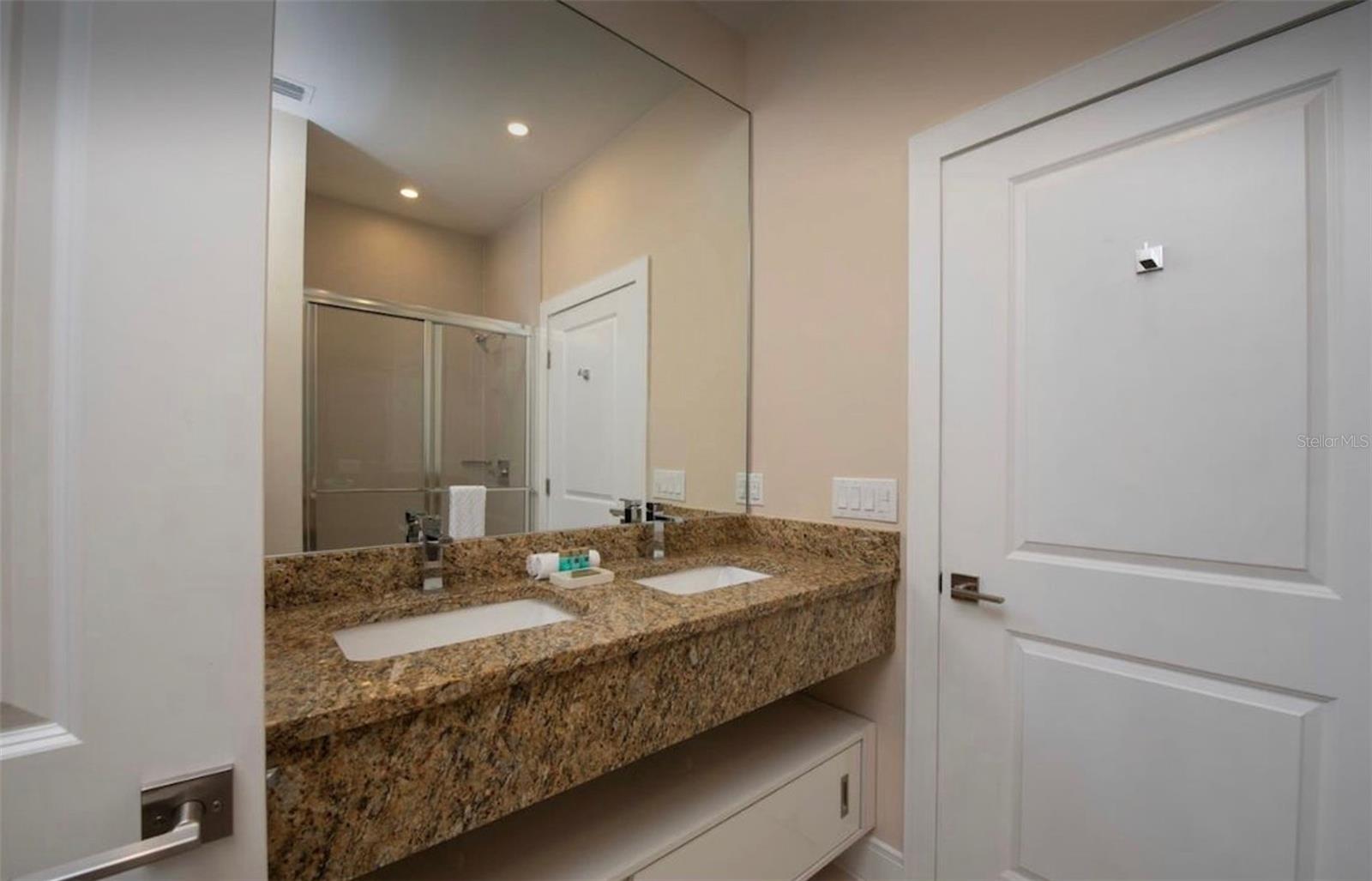 Image 23 of 43 For 3229 Brasilia Avenue