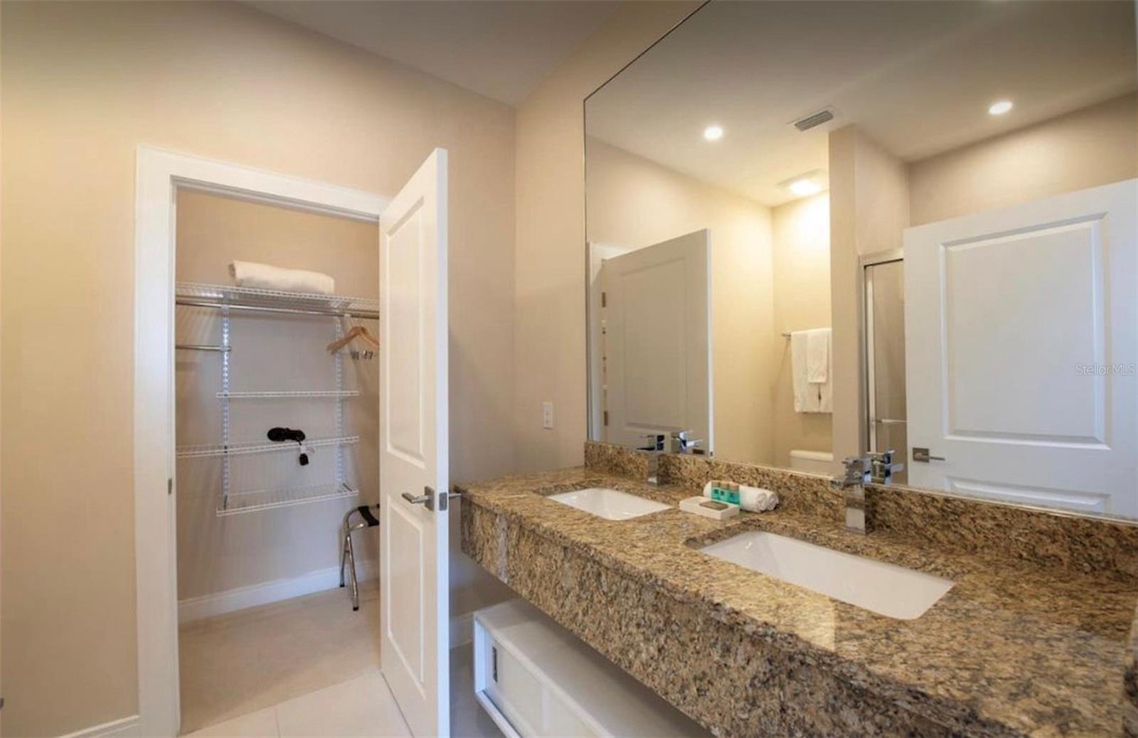 Image 30 of 43 For 3229 Brasilia Avenue