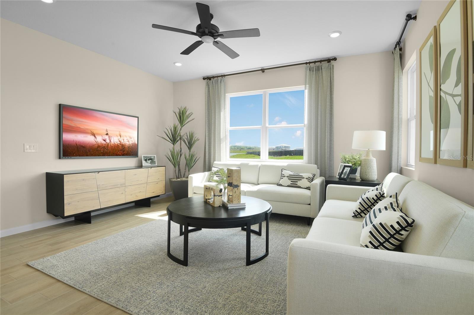 Image 13 of 26 For 14519 Banks Court