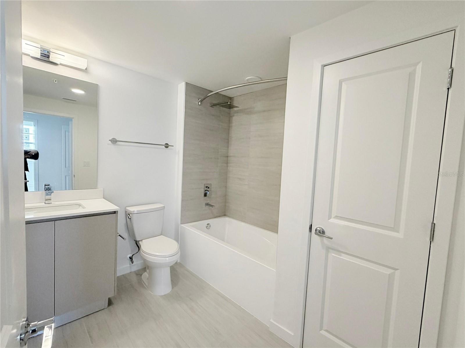 Image 16 of 26 For 5587 Millenia Park Blvd, Unit 221  221