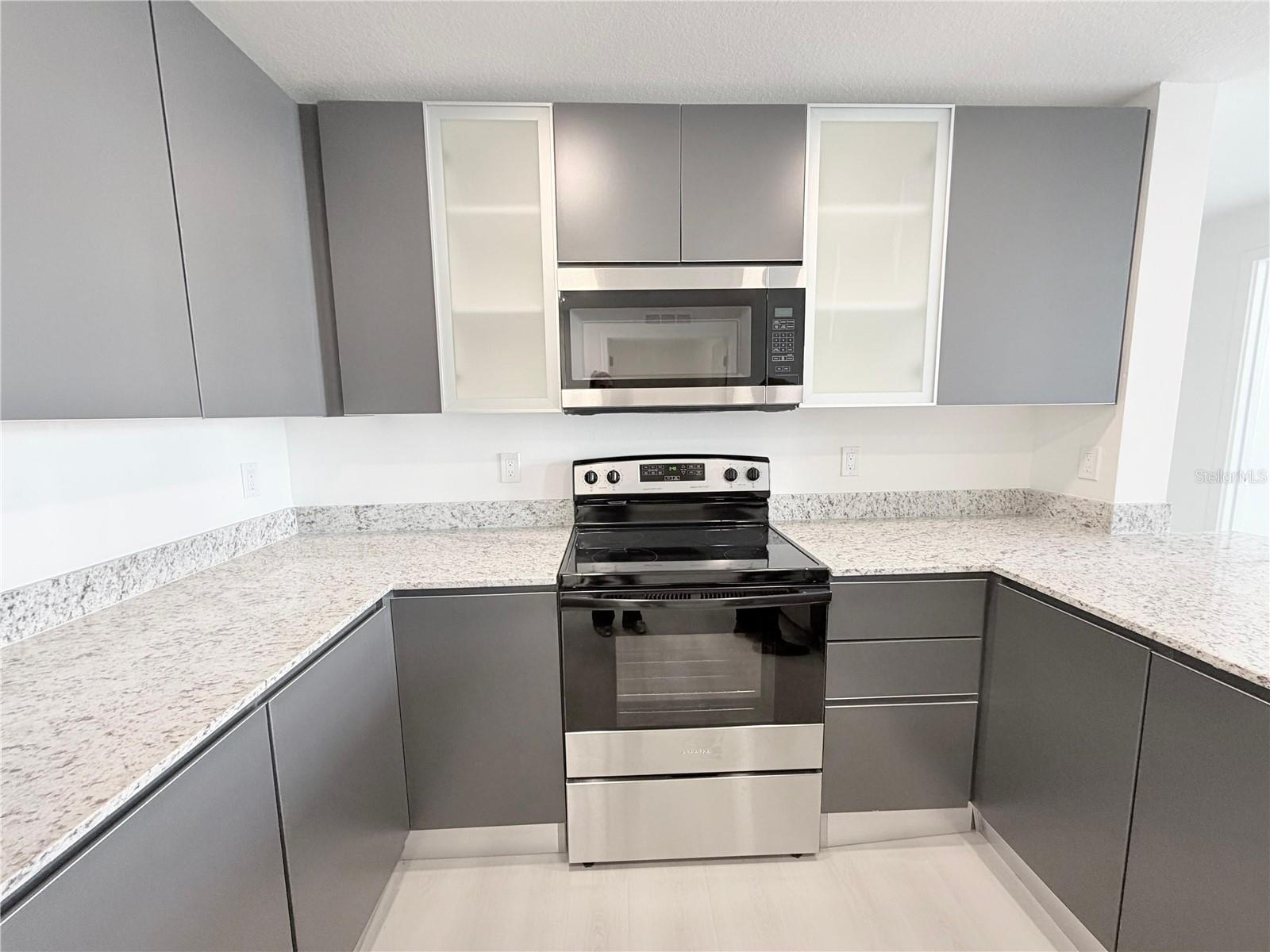 Image 5 of 26 For 5587 Millenia Park Blvd, Unit 221  221