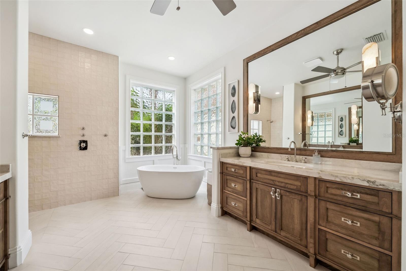 Image 19 of 42 For 7923 Versilia Drive