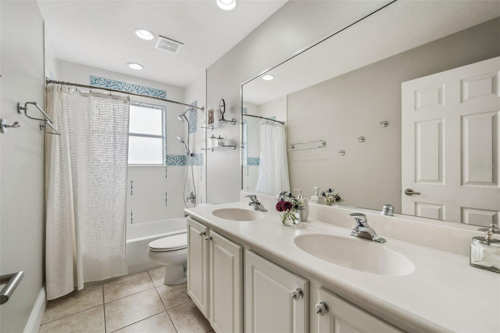 Image 24 of 42 For 7923 Versilia Drive