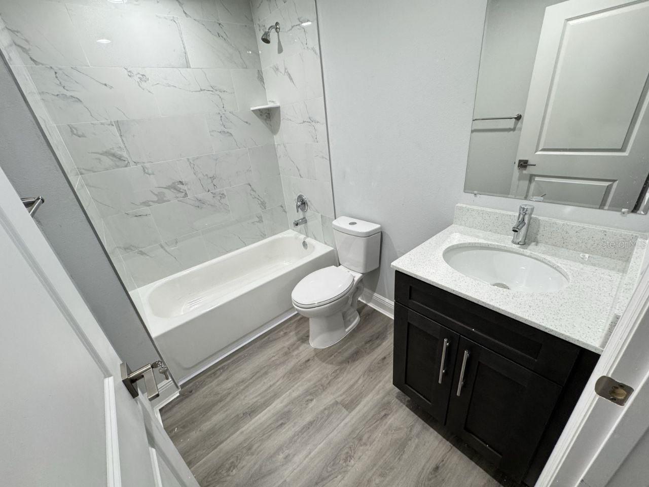 Image 11 of 12 For 399 Quentin Avenue Nw