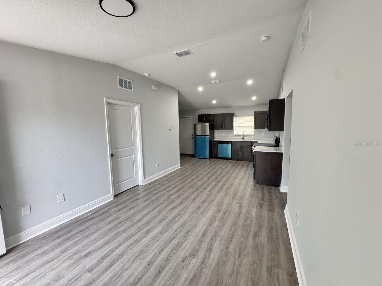 Image 2 of 12 For 399 Quentin Avenue Nw