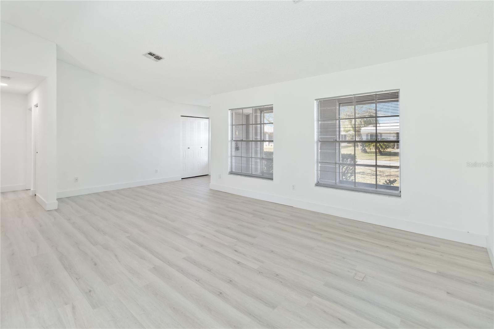 Image 7 of 21 For 11407 Splitwood Lane