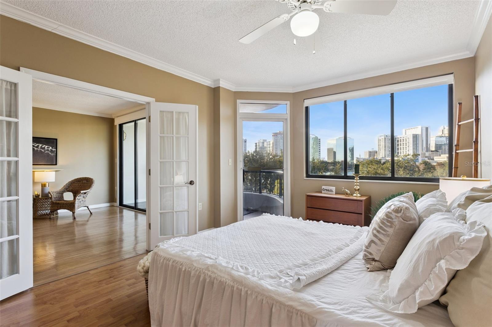 Image 24 of 40 For 401 Robinson Street 303