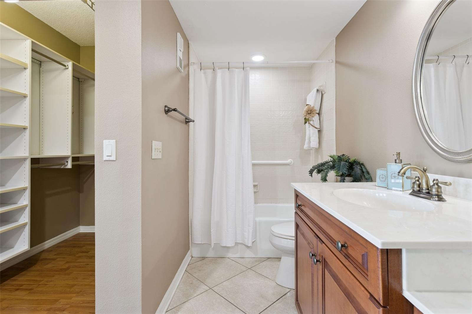 Image 28 of 40 For 401 Robinson Street 303