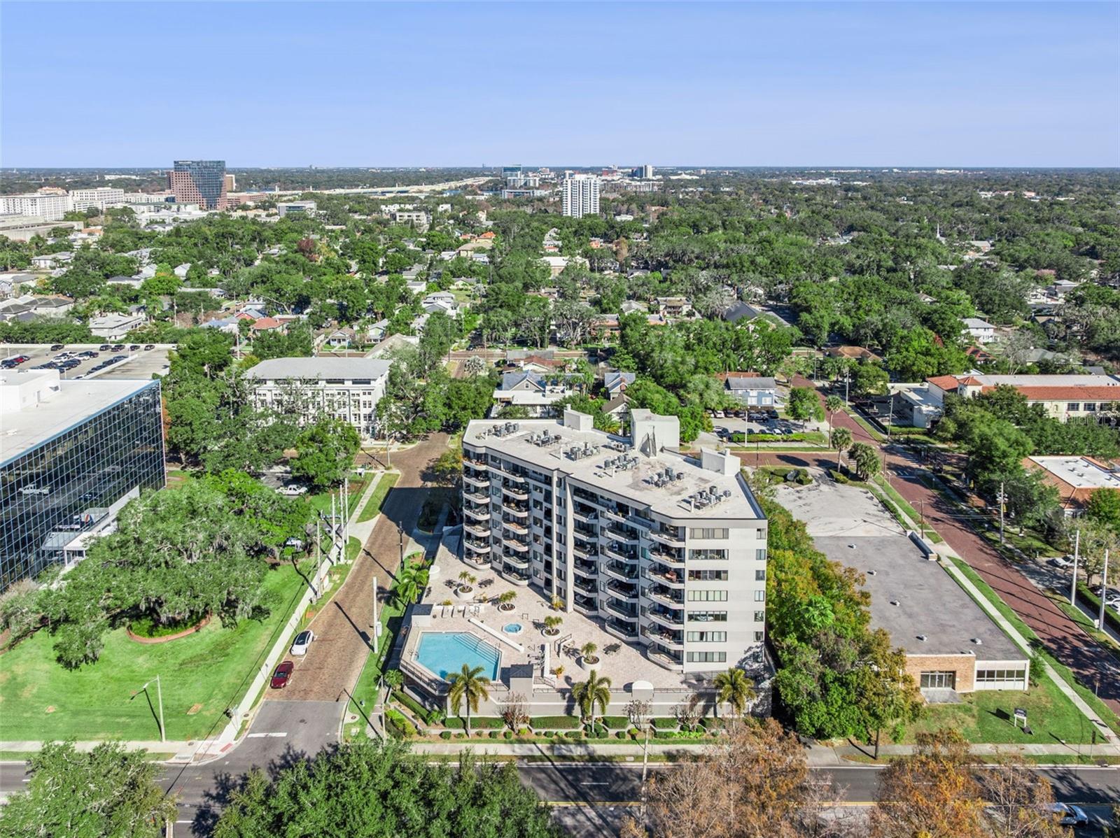 Image 3 of 40 For 401 Robinson Street 303