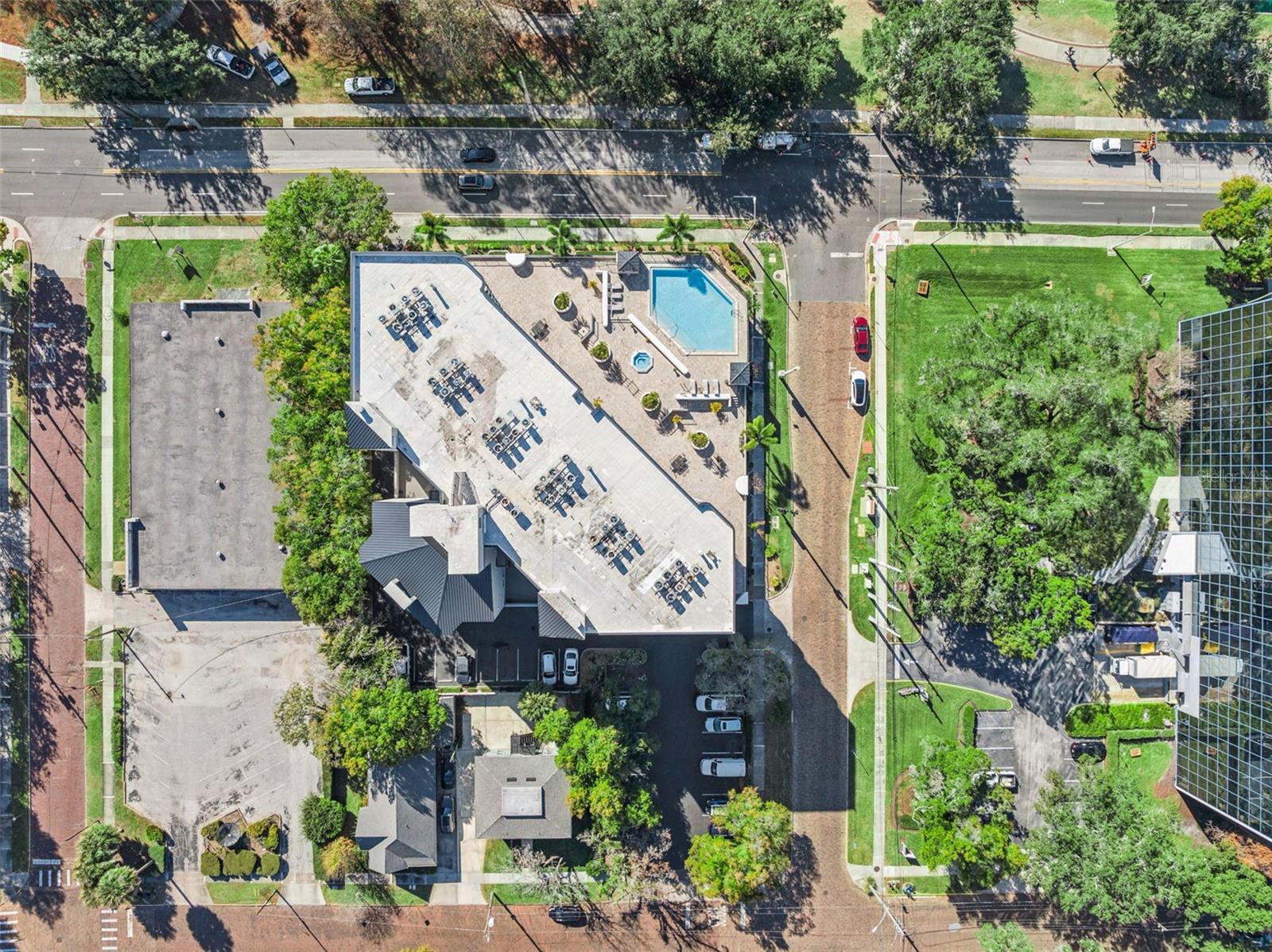 Image 31 of 40 For 401 Robinson Street 303