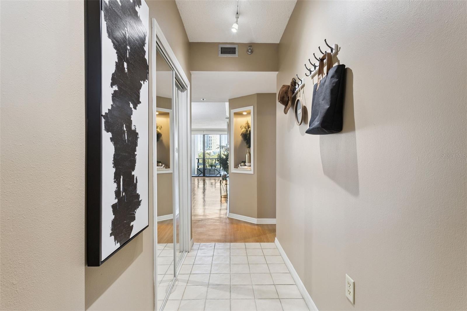 Image 6 of 40 For 401 Robinson Street 303