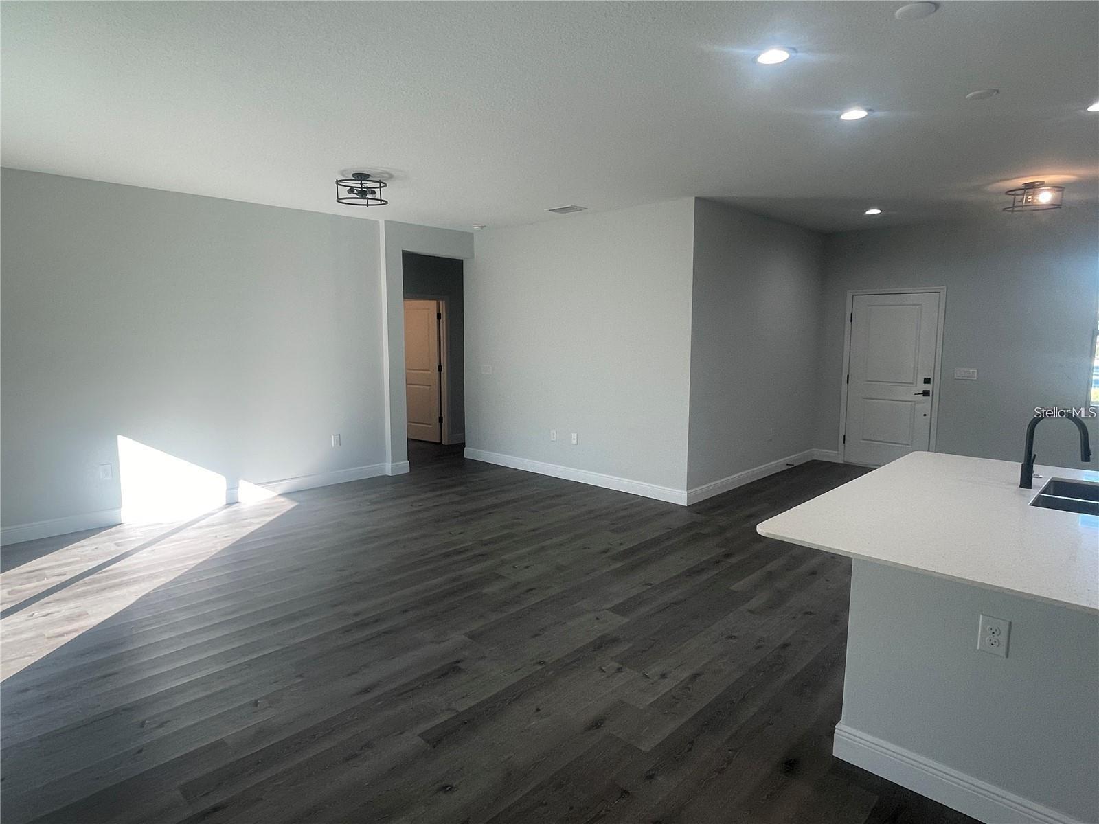 Image 5 of 14 For 1401 Newton Street