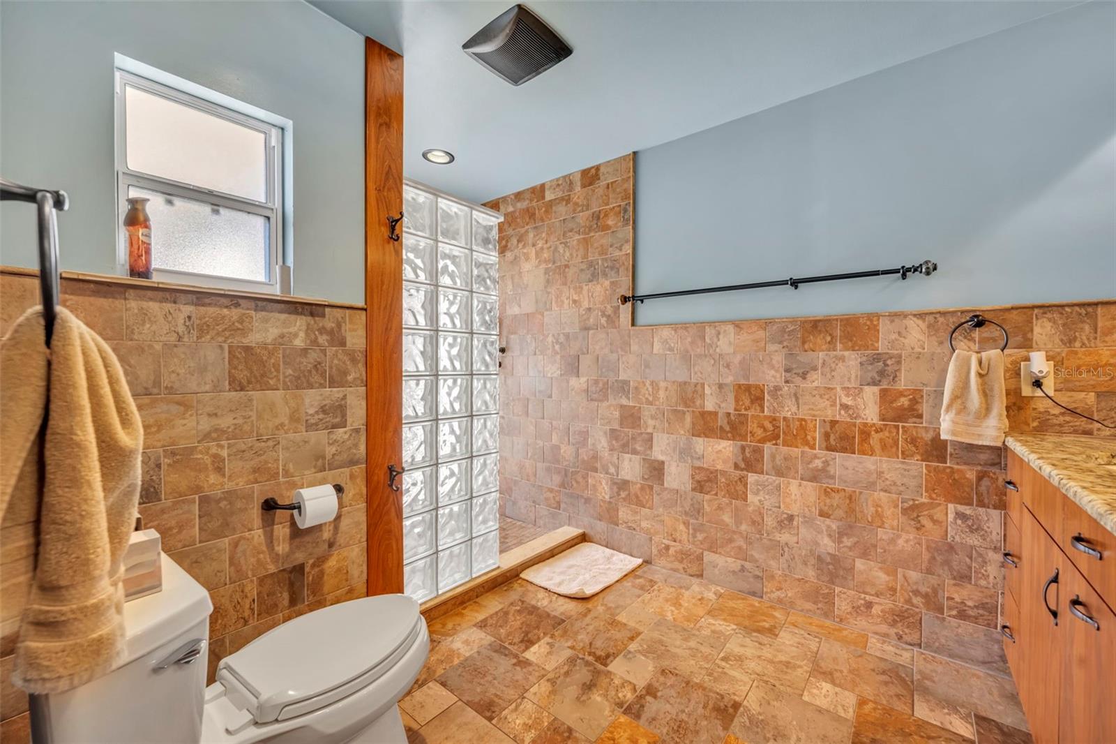 Image 15 of 29 For 606 Ponderosa Drive