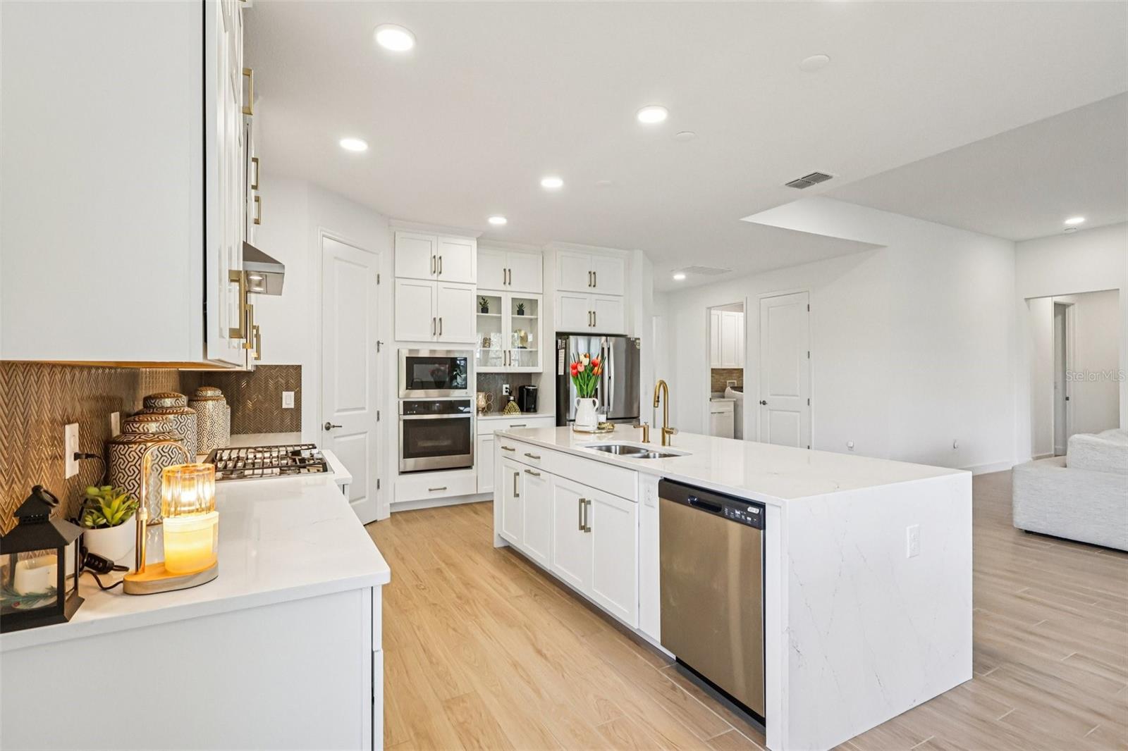 Image 15 of 59 For 710 Creeping Fig Street