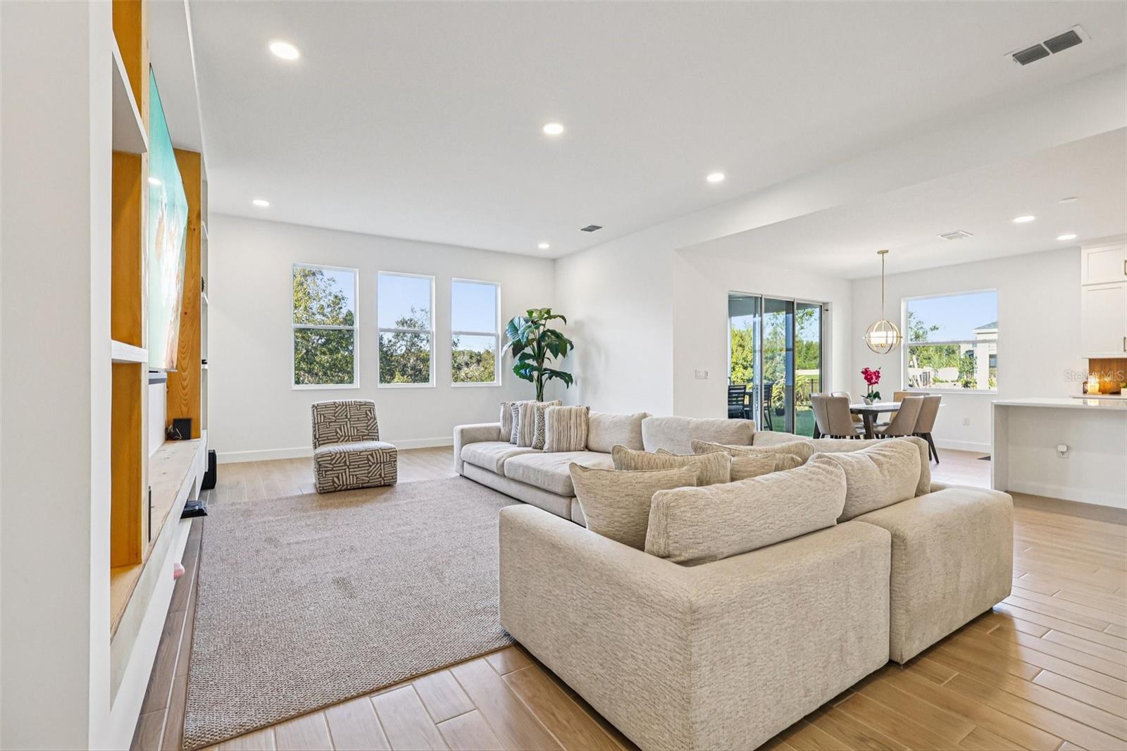 Image 7 of 59 For 710 Creeping Fig Street