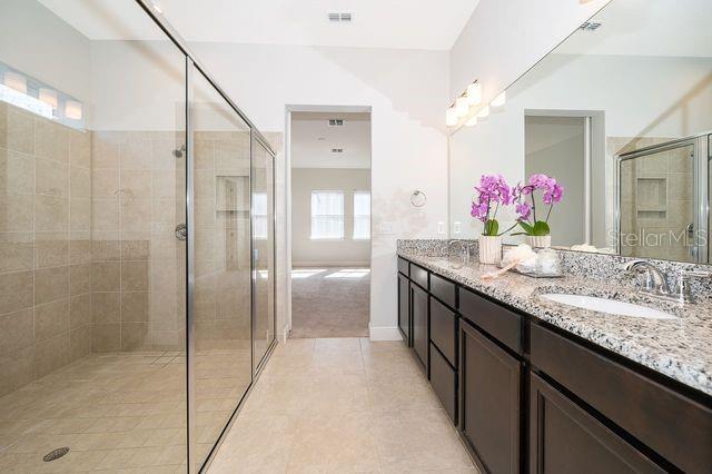 Image 18 of 51 For 13026 Stoddart Avenue