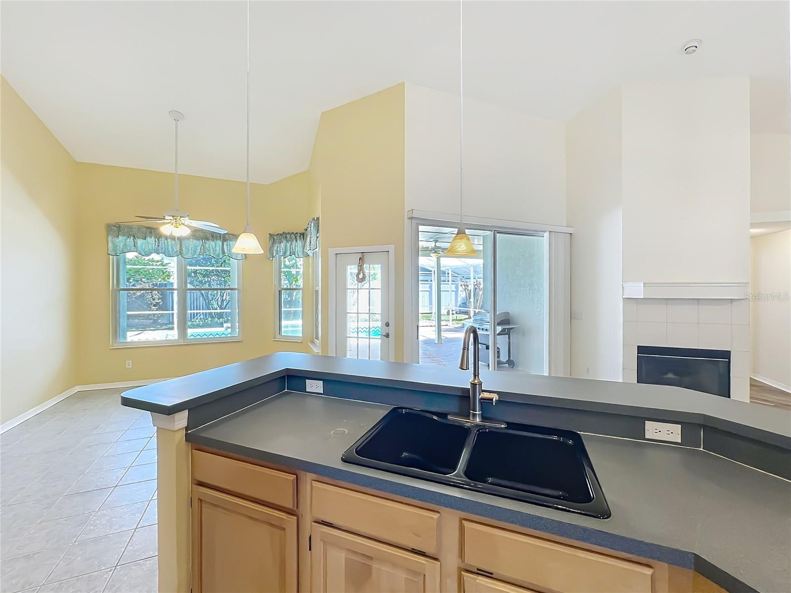 Image 10 of 76 For 2909 Smithfield Drive