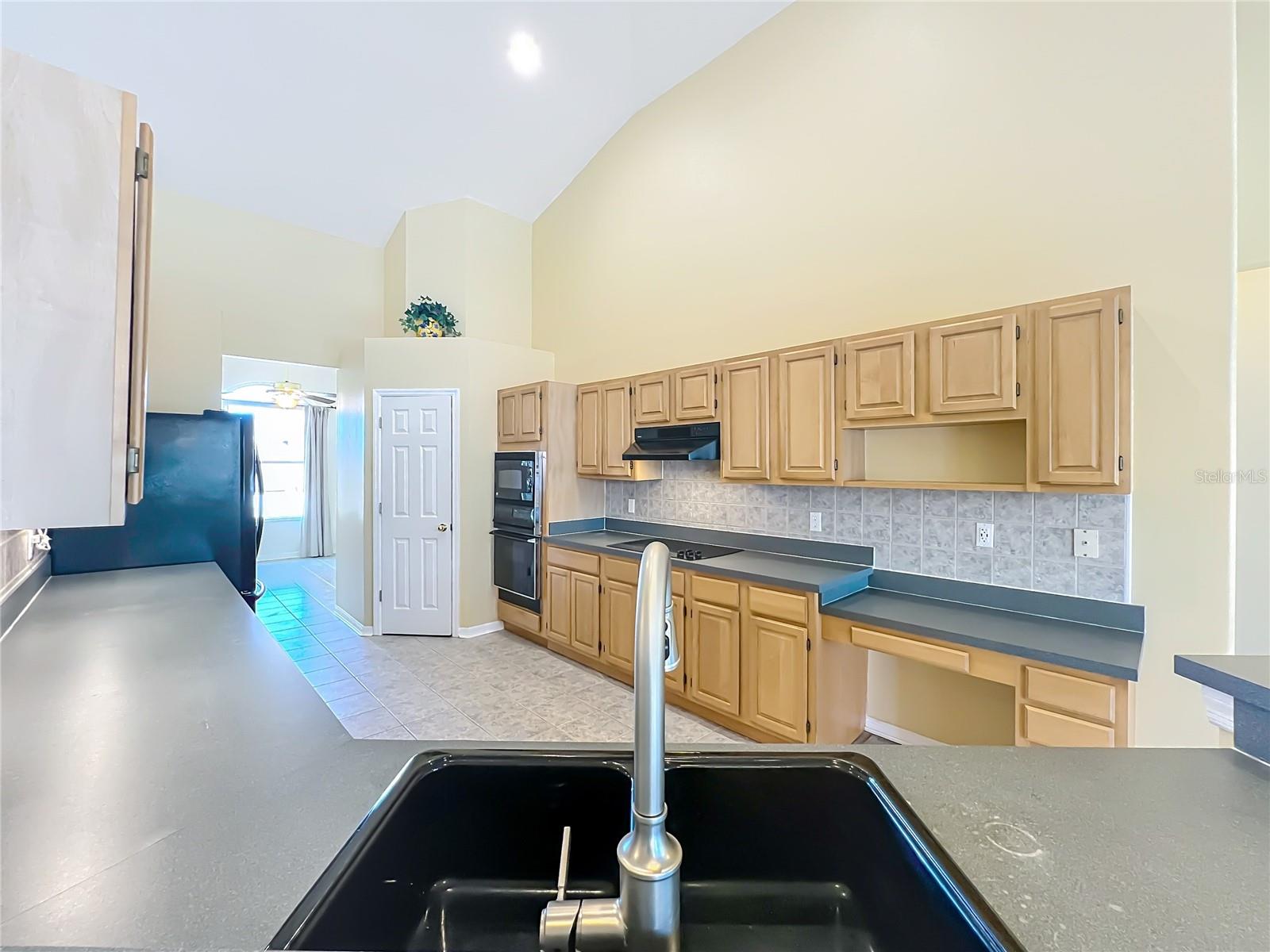 Image 12 of 76 For 2909 Smithfield Drive