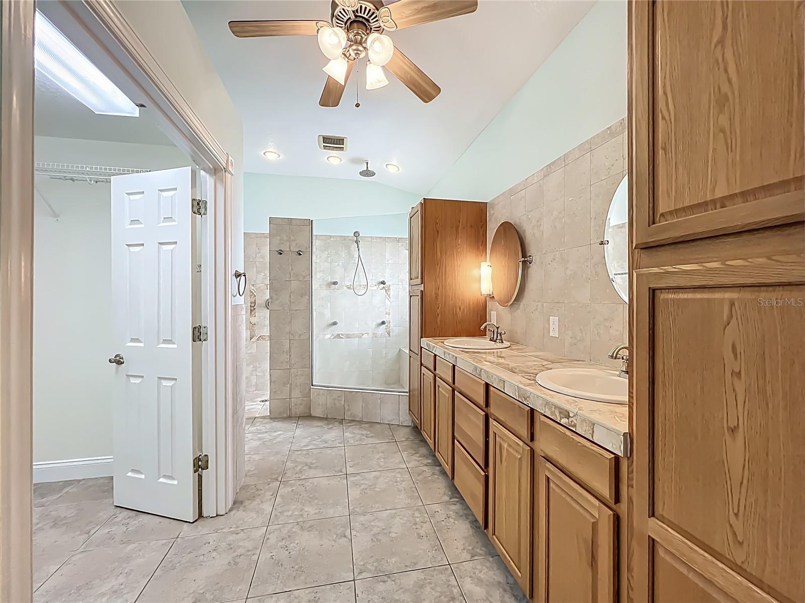 Image 19 of 76 For 2909 Smithfield Drive