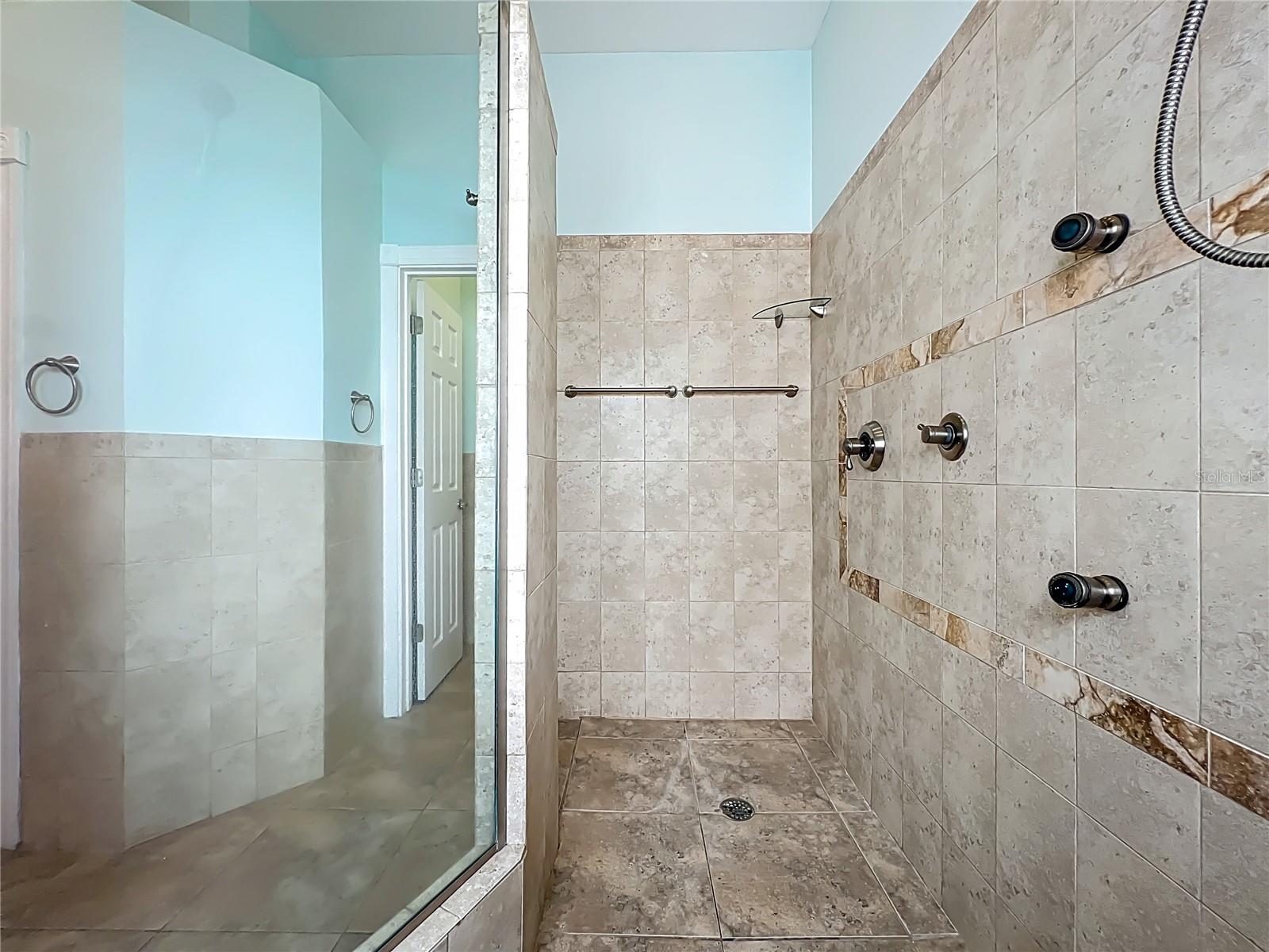 Image 22 of 76 For 2909 Smithfield Drive