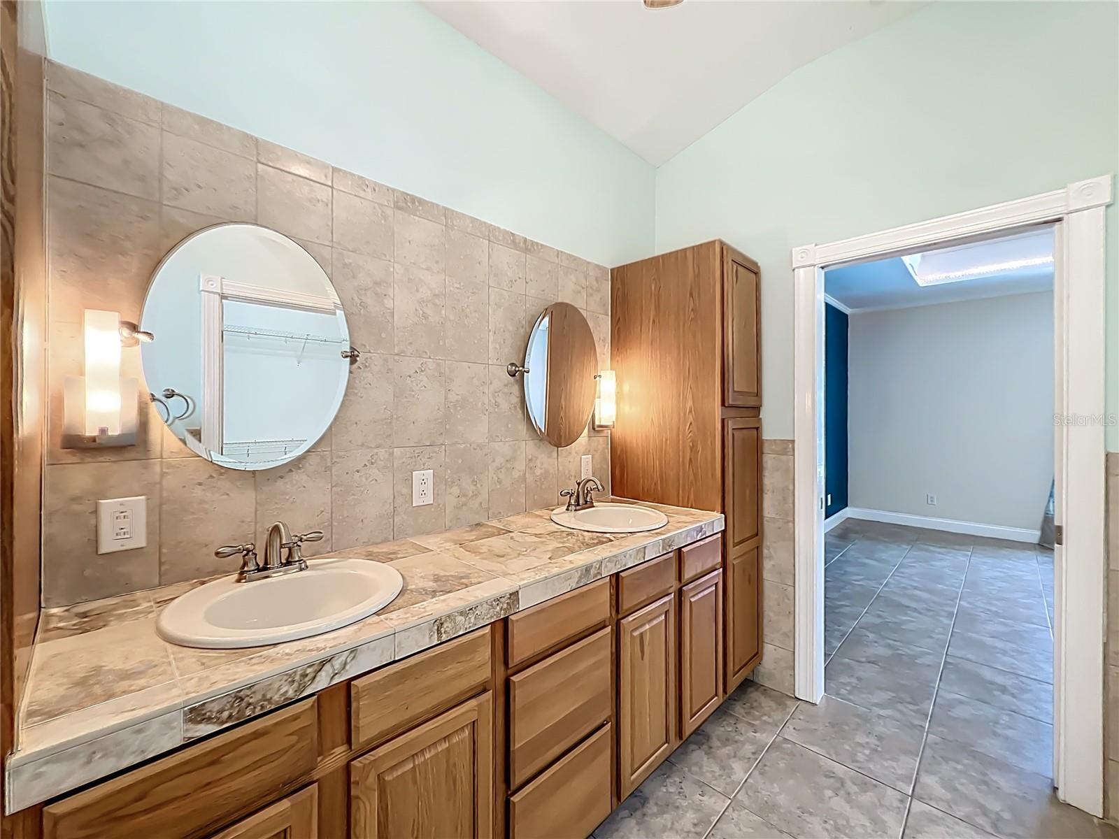 Image 26 of 76 For 2909 Smithfield Drive