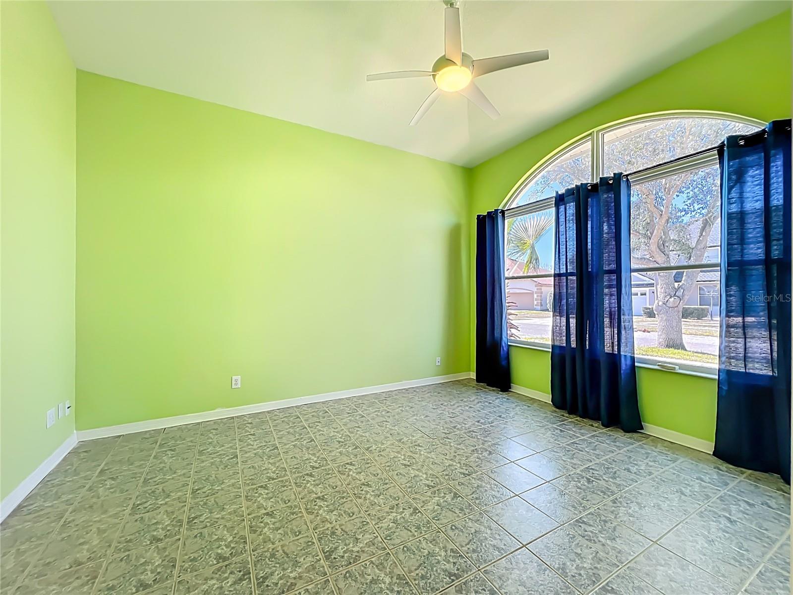 Image 33 of 76 For 2909 Smithfield Drive