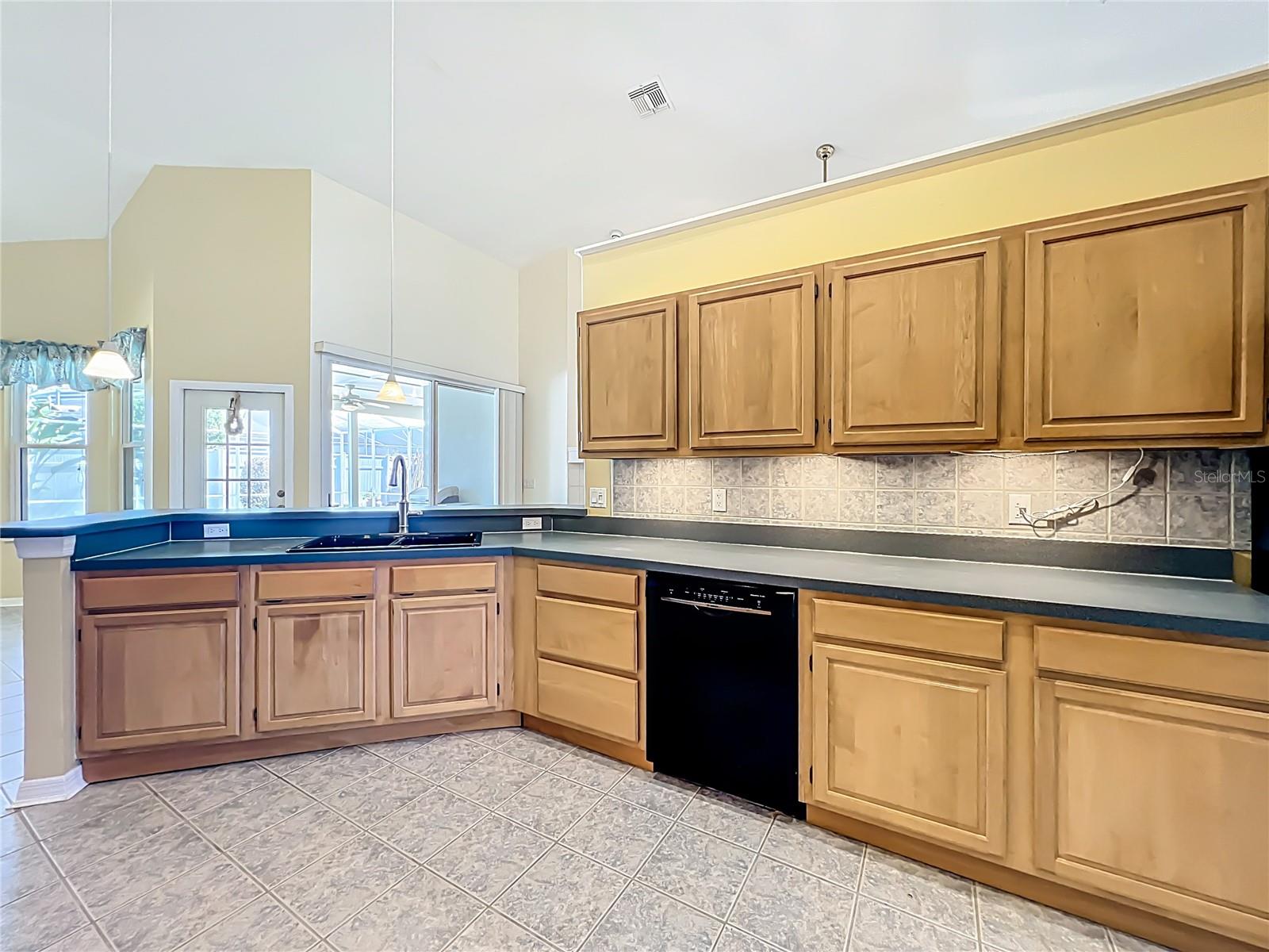 Image 6 of 76 For 2909 Smithfield Drive