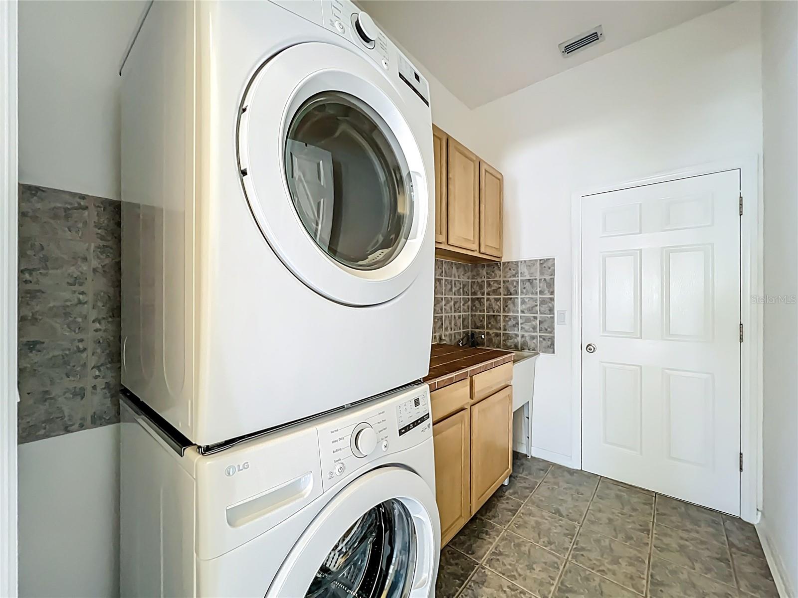 Image 65 of 76 For 2909 Smithfield Drive