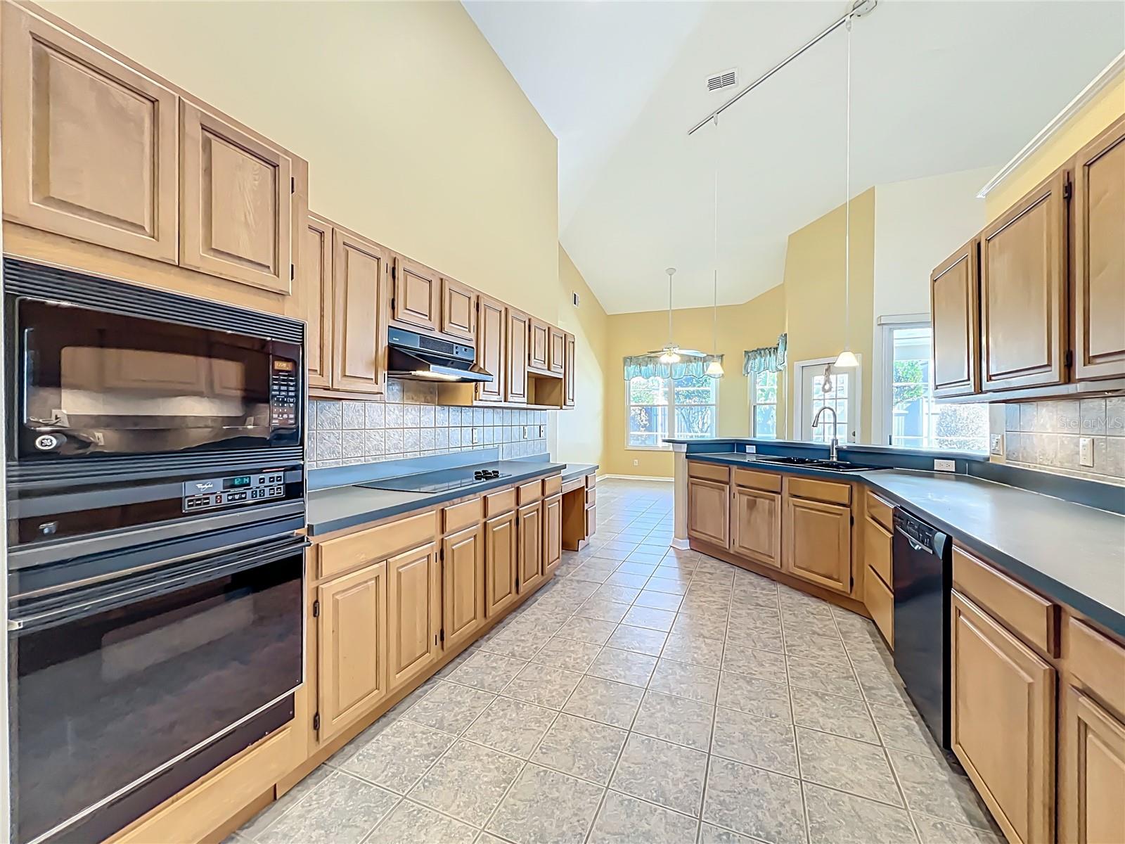 Image 7 of 76 For 2909 Smithfield Drive