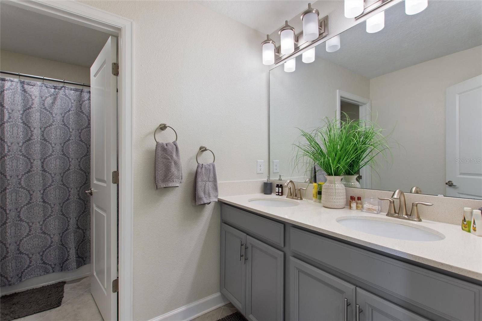 Image 41 of 82 For 8811 Bally Neal Looop