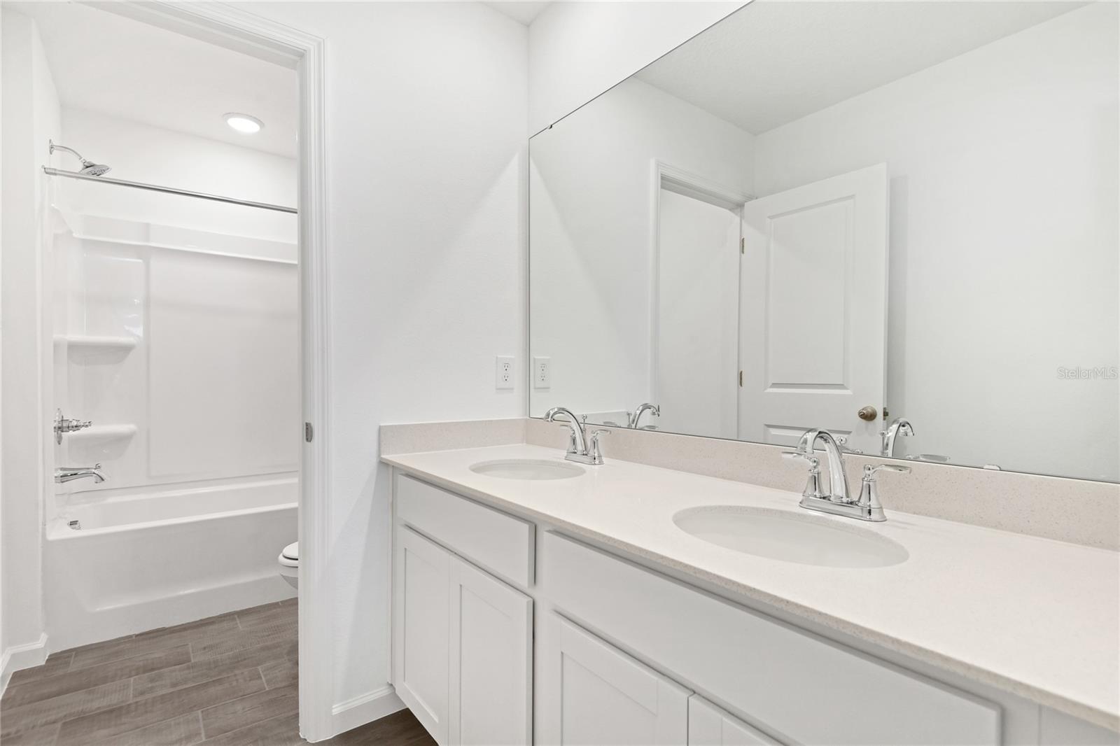 Image 14 of 19 For 766 Lake Dell Road