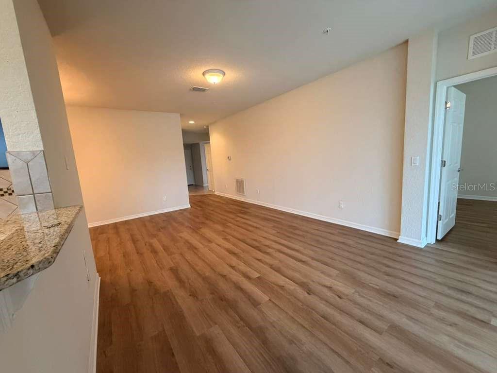 Image 23 of 34 For 8347 Bella Tierra Court 10445