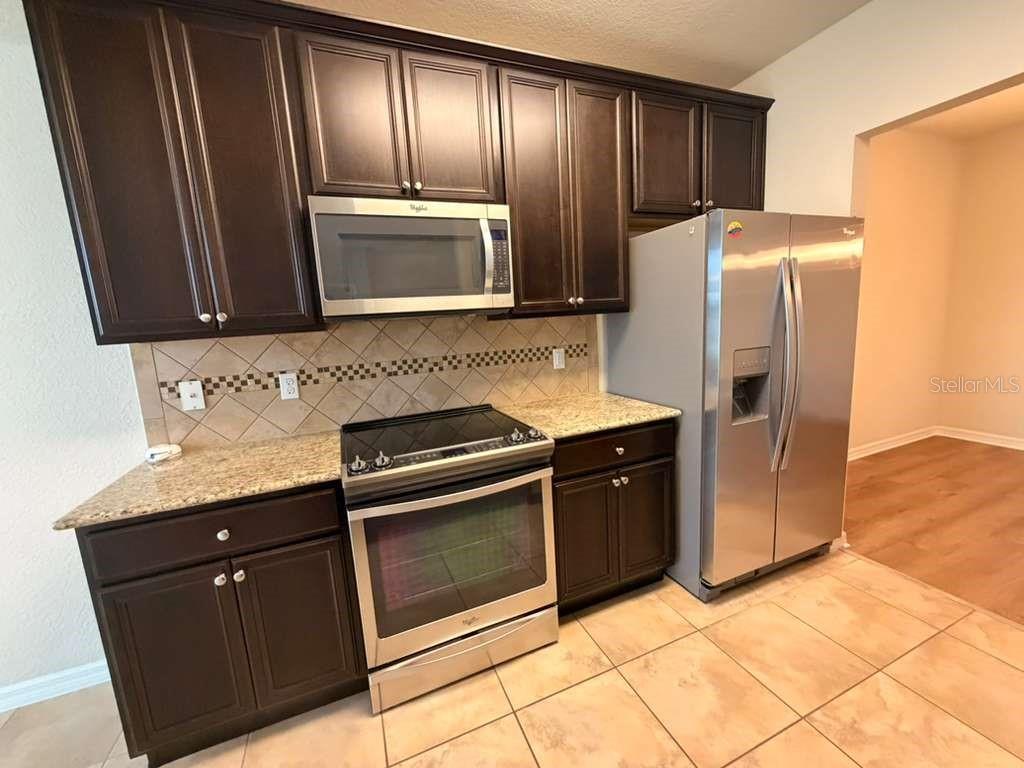 Image 4 of 34 For 8347 Bella Tierra Court 10445