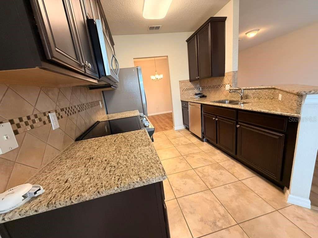 Image 6 of 34 For 8347 Bella Tierra Court 10445