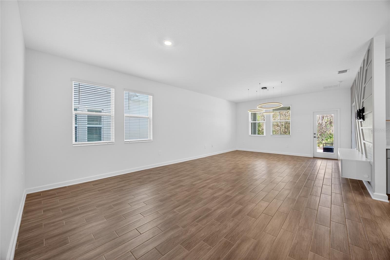 Image 25 of 79 For 11128 Lore Way