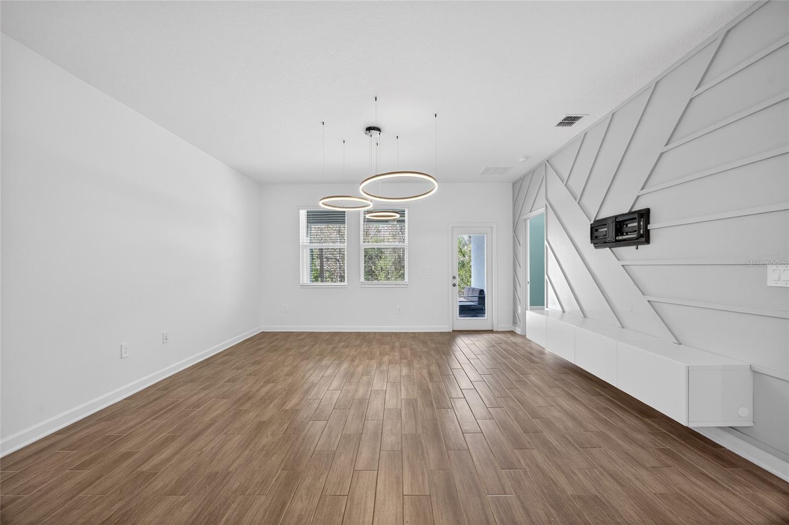 Image 27 of 79 For 11128 Lore Way